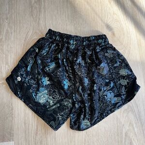 Lululemon Hotty Hot Runners Shorts
